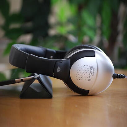 auriculares-koss-ur29-con-cable-superiores-35-mm-cancelacion-de-ruido-negro-plata