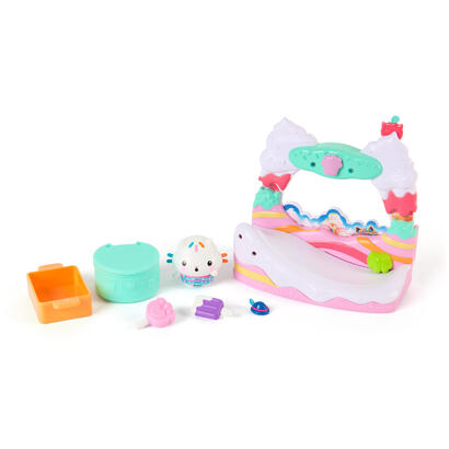 spinmaster-gabby-s-dollhouse-der-film-balkon-spielset-kuchis-susser-balkon-6074162