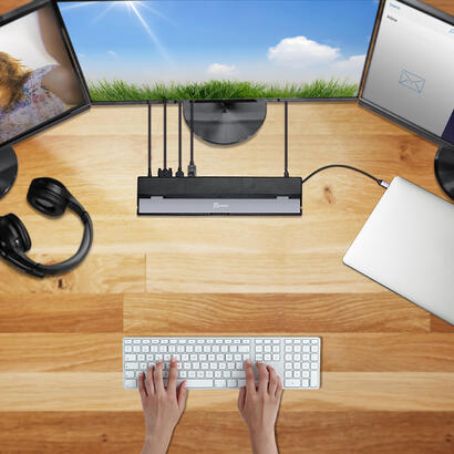 usb-c-triple-display-docking-accs