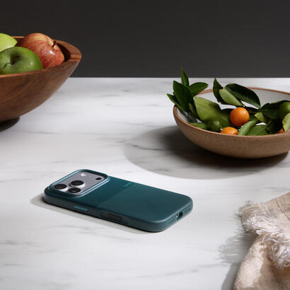 funda-resistente-beats-para-iphone-17-pro-con-magsafe-y-control-de-camara-azul-rocky