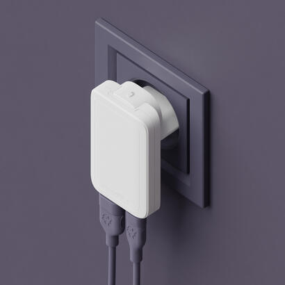 dbramante1928-re-charge-pro-adaptador-de-corriente-delgado-20-vatios-2-conectores-de-salida-24-pin-usb-c-usb-blanco