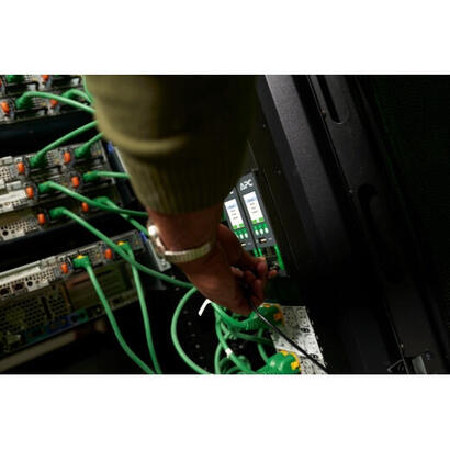 apc-netshelter-rack-pdu-advanced-unidad-de-distribucion-de-potencia-montaje-en-bastidor-medido-ca-415-v-86-kw-8600-va-trifasico-