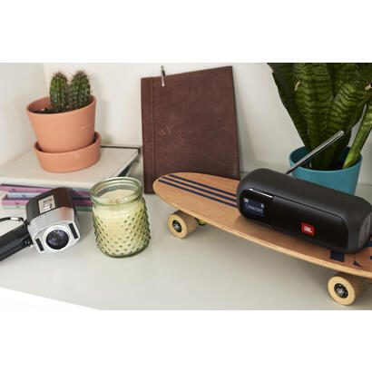 radio-jbl-tuner-2-portatil-analogico-y-digital-blanco