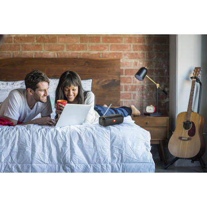 radio-jbl-tuner-2-portatil-analogico-y-digital-blanco