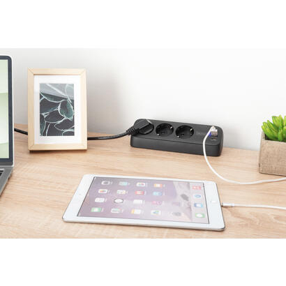toma-de-escritorio-de-3-vias-negra-3x-tomas-de-corriente2x-usb-a1xusb-c3680w12w30w15m