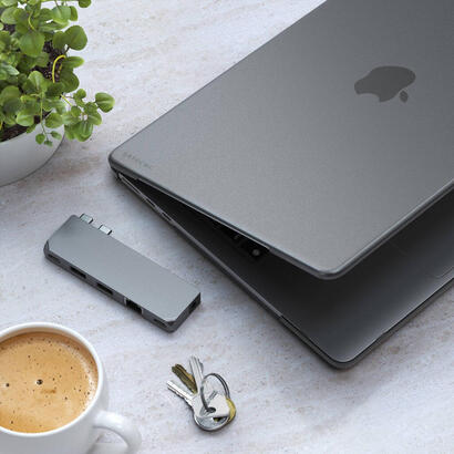 satechi-eco-hardshell-case-for-macbook-air-m2-dark