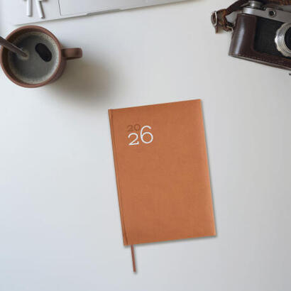 finocam-agenda-dynamic-milano-y10-140x204mm-1dp-tapa-dura-marron-2026