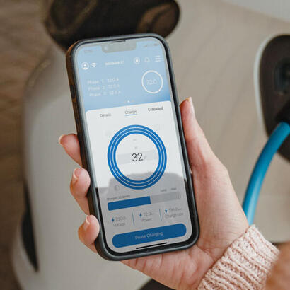 nrgkick-12801000-estacion-de-carga-para-vehiculo-electrico-azul-pared-3