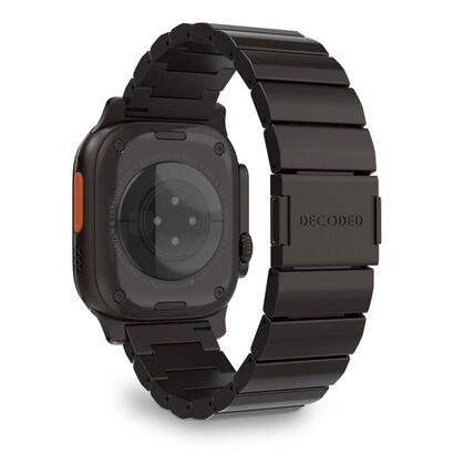 decoded-traction-band-grupo-de-rock-negro-titanio