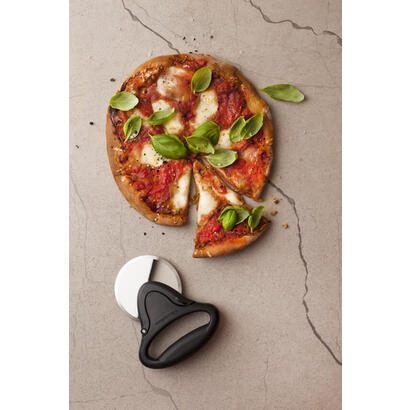 microplane-pizza-cutter-black