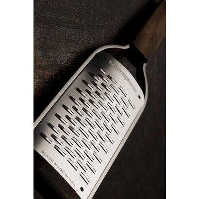 microplane-master-grater-ribbon