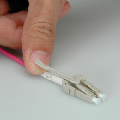 roline-lwl-cable-50-125um-om4-lc-lc-low-loss-stecker-fr-hohe-dichte-violett-05m