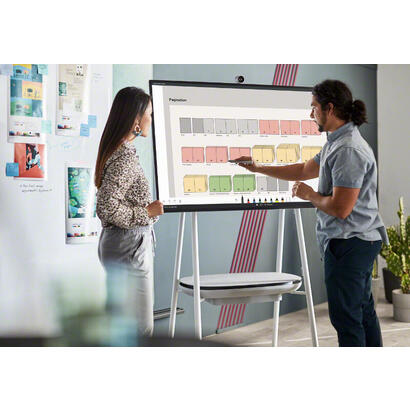 apc-battery-system-designed-to-power-the-surface-hub-2-for-over-100-minutes-providi-ion-de-litio