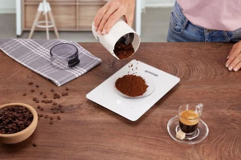 EAN 3838782687136 - Gorenje SMK150SW molinillo de café 150 W Crema de color imagen 21