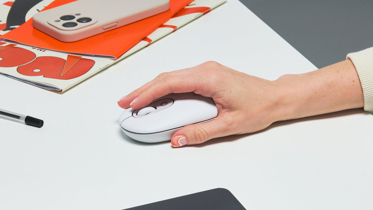 EAN 5099206126398 - Logitech 910-007411 ratón Universal Ambidextro Óptico 4000 DPI imagen 8