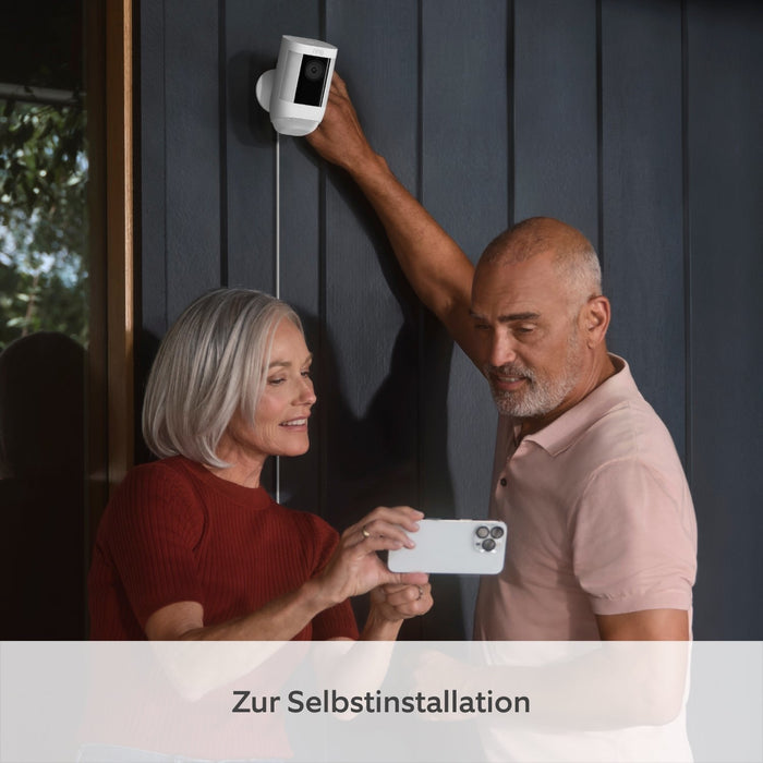 Amazon Ring Spotlight Cam Pro Plug-In Negro
