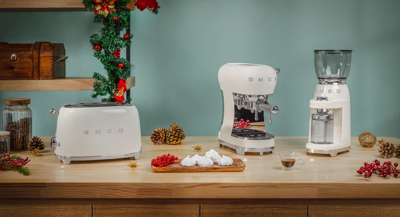 EAN 8017709324827 - Smeg ECF02CREU cafetera eléctrica Manual Máquina espresso 1,1 L imagen 11