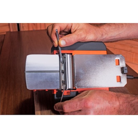 EAN 5035048810958 - Black & Decker BEW712-QS cepillo eléctrico manual Naranja 710 W imagen 14