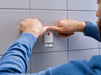 EAN 4042448340436 - TESA 77767-00000 gancho para almacenamiento Interior Gancho universal Gris, Rojo, Blanco 2 pieza(s) imagen 14
