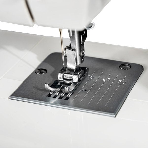 Máquina De Coser Lucznik Karina 910