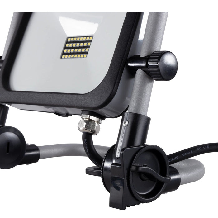 Rev Led Working Light Bright 20w A+ 1,8m