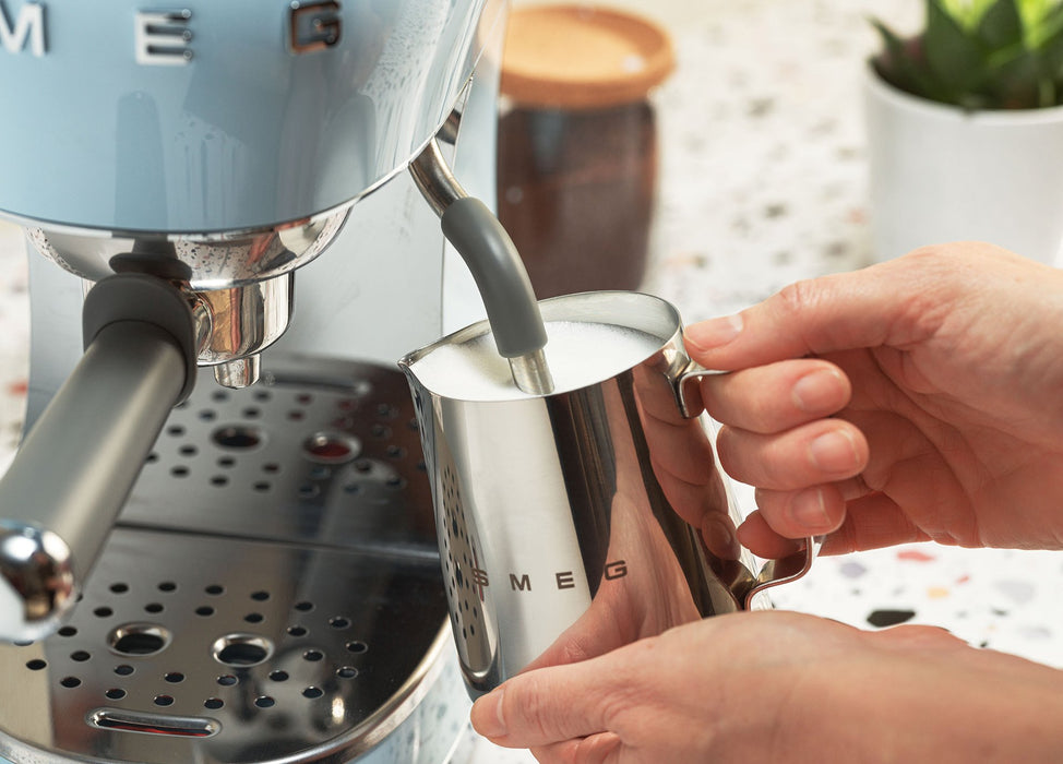EAN 8017709324766 - Smeg ECF02PBEU cafetera eléctrica Manual Máquina espresso 1,1 L imagen 20