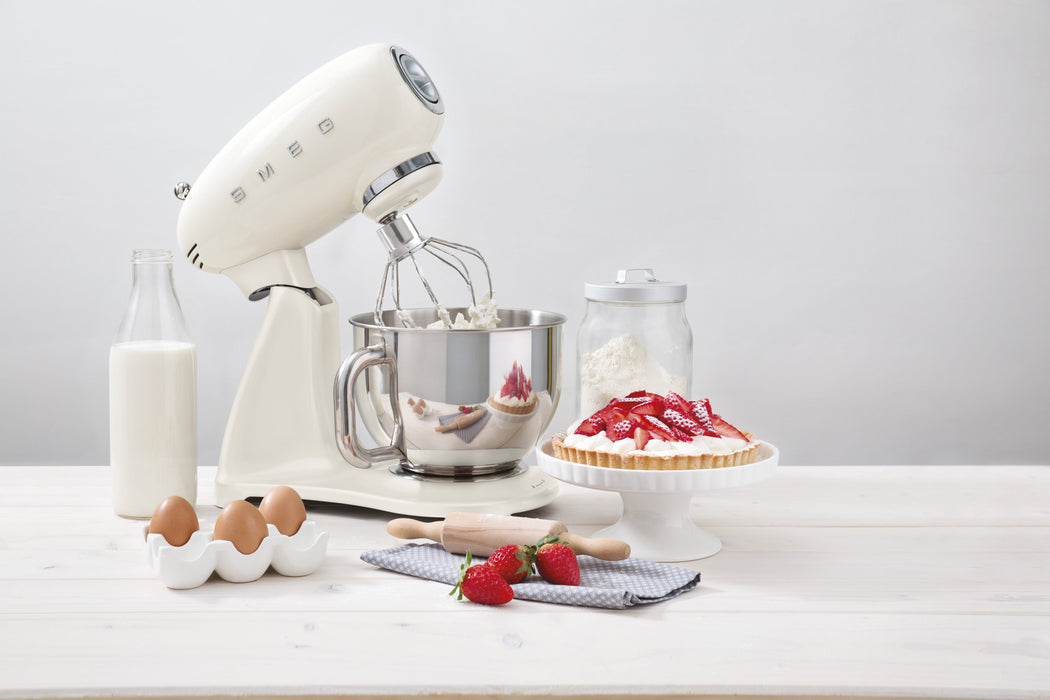 EAN 8017709269159 - Smeg SMF03CREU batidora Batidora de varillas 800 W Crema de color imagen 9