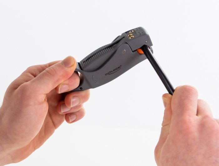 Delock Herramienta Pelacables Para Cables Coaxiales Con 3 Cuchillas