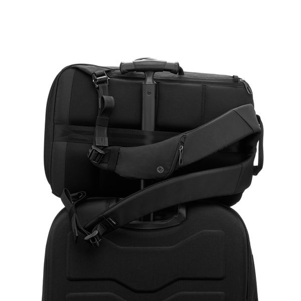 EAN 0688334000820 - Pacsafe 30635100 maletines para portátil 40,6 cm (16") Mochila Negro imagen 8