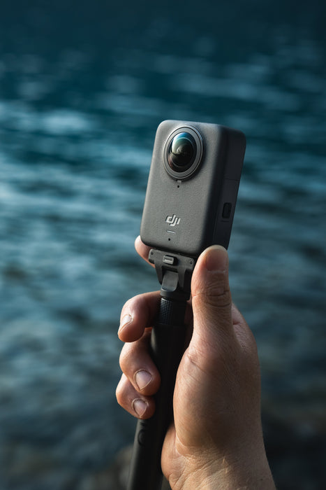 EAN 6937224110502 - DJI Osmo 360 cámara para deporte de acción 120 MP 8K Ultra HD CMOS 25,4 / 1,1 mm (1 / 1.1") Wifi 183 g imagen 37