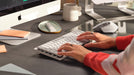 EAN 5099206103290 - Logitech 920-010798 teclado Oficina RF Wireless + Bluetooth QWERTY Inglés del Reino Unido Gris imagen 6