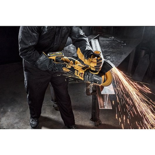 Amoladora Angular Inalámbrica Dewalt Dcg460nk, 230 Mm, 54 Voltios Amarillo/Negro, Sin Batería Ni Cargador, En Estuche Dcg460nk-Xj