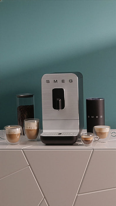 EAN 8017709334734 - Smeg BCC11BLMEU cafetera eléctrica Totalmente automática Máquina espresso 1,4 L imagen 13