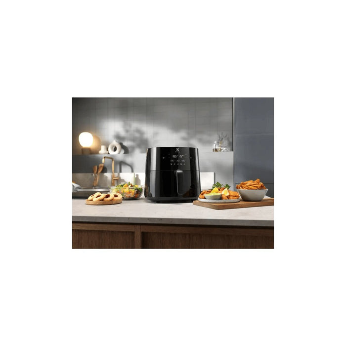 EAN 7333394032580 - Electrolux EAF5B Sencillo 5 L Independiente 1500 W Freidora de aire caliente Negro imagen 5