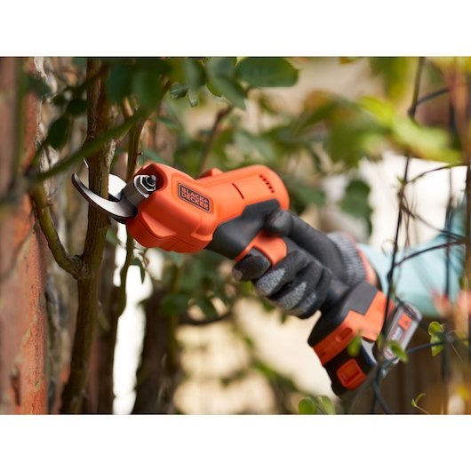 Cizalla Eléctrica Black & Decker Akku-Gartenschere 18v/2.0ah Bcpp18d1