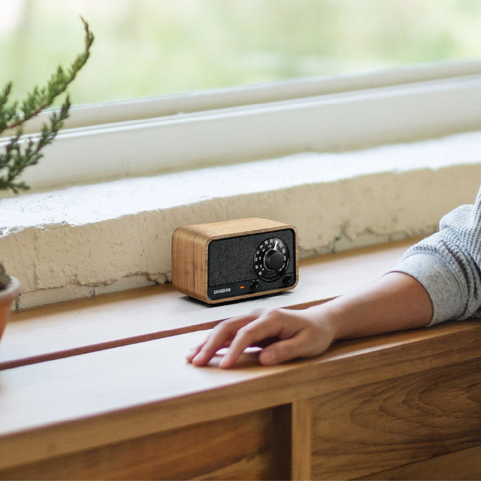 Sangean Wr-8 Nogal Vintage Radio Analógica De Madera Con Am Fm Bluetooth