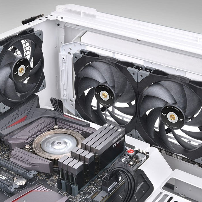 EAN 4713227536387 - Thermaltake SWAFAN GT14 Carcasa del ordenador Ventilador 14 cm Negro 1 pieza(s) imagen 6