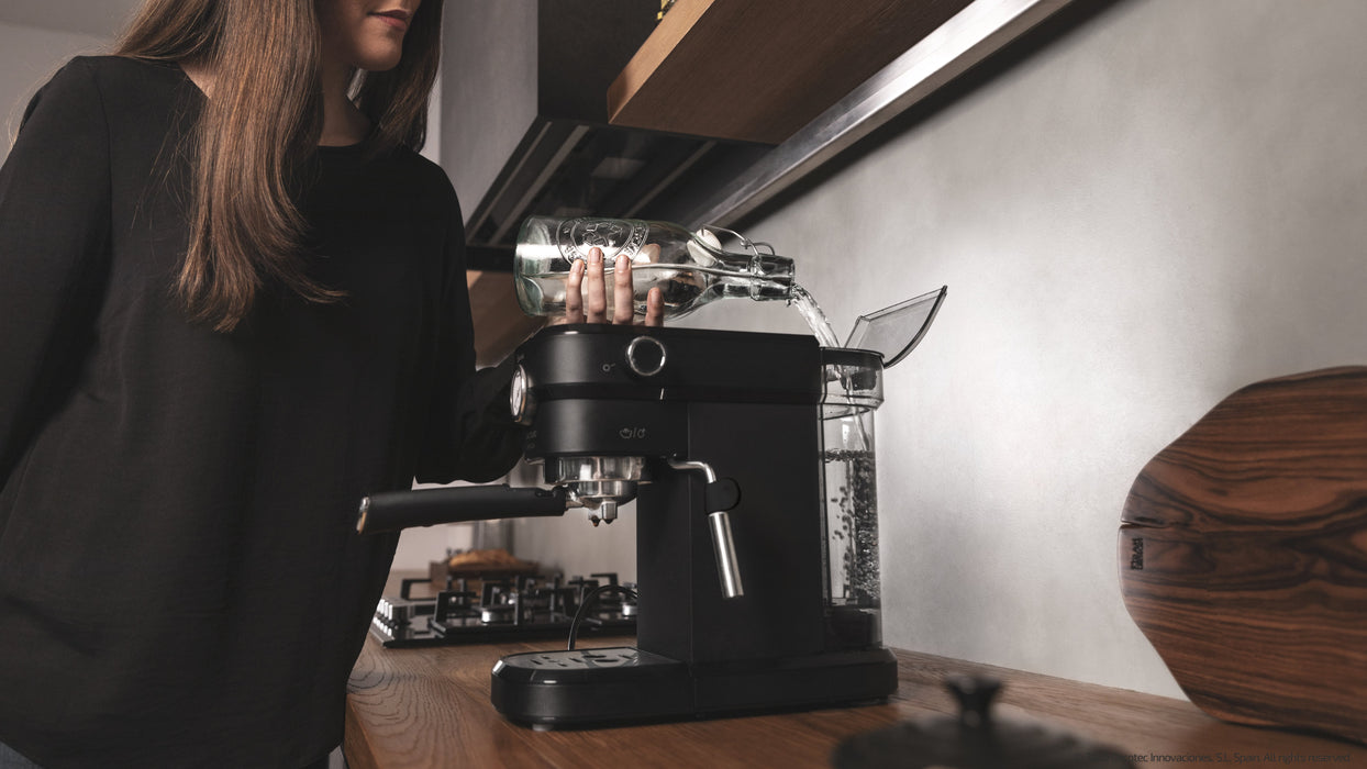 EAN 8435484016537 - Cecotec Cafelizzia 790 Pro Semi-automática Prensa eléctrica francesa 1,2 L imagen 11