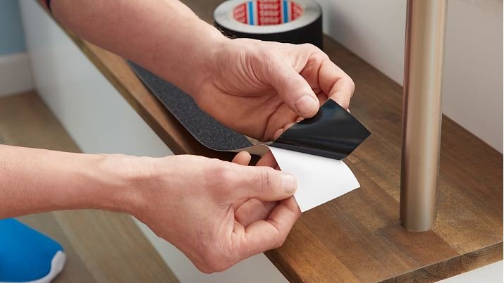 EAN 4042448101570 - TESA 55588 Cinta antideslizante para baño Negro imagen 3