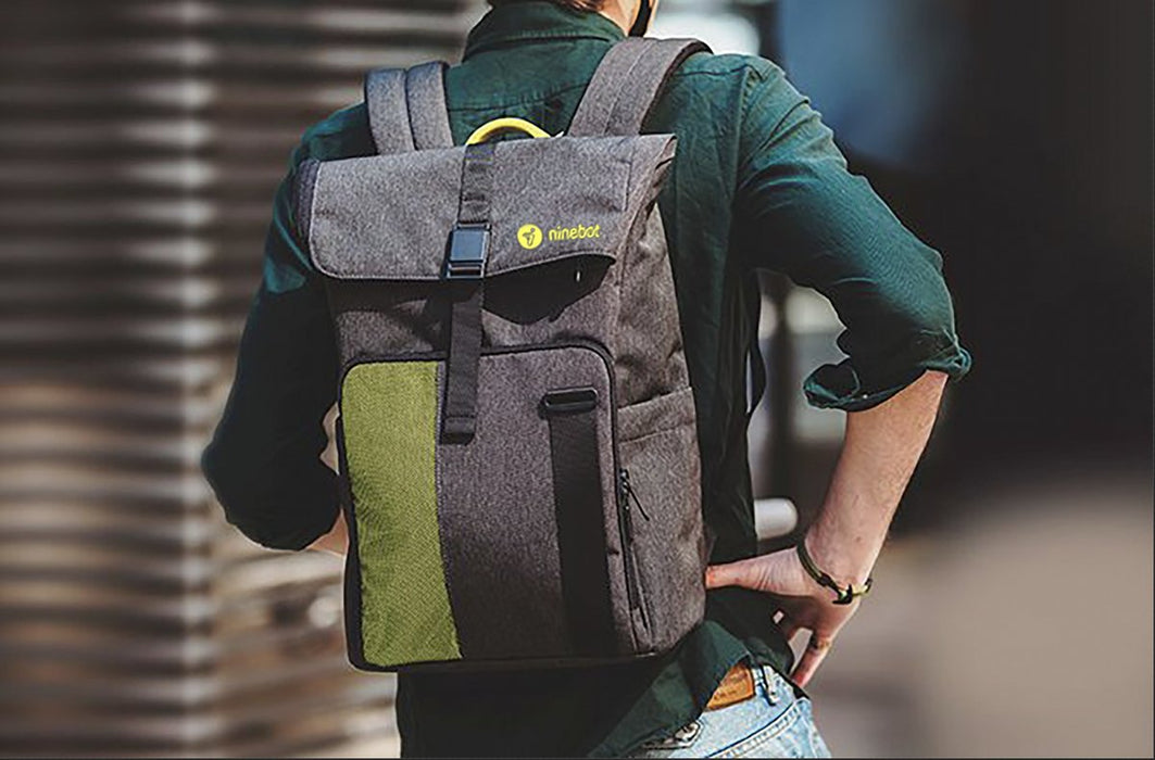EAN 8719325845570 - Ninebot by Segway AA.00.0010.52 maletines para portátil 39,6 cm (15.6") Mochila Gris, Amarillo imagen 5