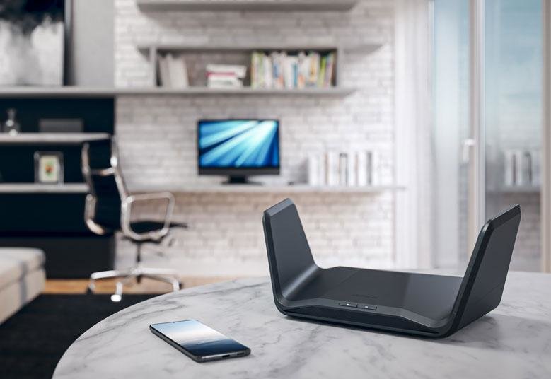 EAN 606449158748 - NETGEAR Nighthawk RAXE300 router inalámbrico Gigabit Ethernet Tribanda (2,4 GHz/5 GHz/5 GHz) Negro imagen 3