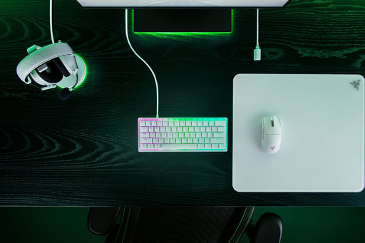 EAN 8887910073490 - Razer RZ03-04981700-R3M1 teclado Juego USB QWERTY Inglés internacional Blanco imagen 1