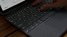 EAN 5099206107595 - Logitech 920-011382 teclado para móvil QWERTY Internacional de EE.UU. Smart Connector Gris imagen 9