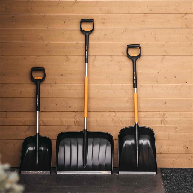 EAN 6411501410382 - Fiskars 1057189 pala y paleta Pala de nieve Metal Negro, Naranja imagen 8
