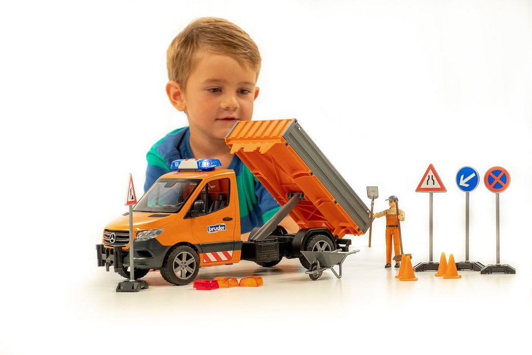 Bruder Mb Sprinter Municipal Con Módulo De Luz Y Sonido, Naranja, Incluido Conductor Y Accesorios 2677