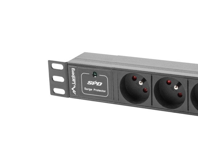 EAN 5901969416800 - Lanberg PDU-03E-0200-BK unidad de distribución de energía (PDU) 3 salidas AC 1U Negro imagen 3