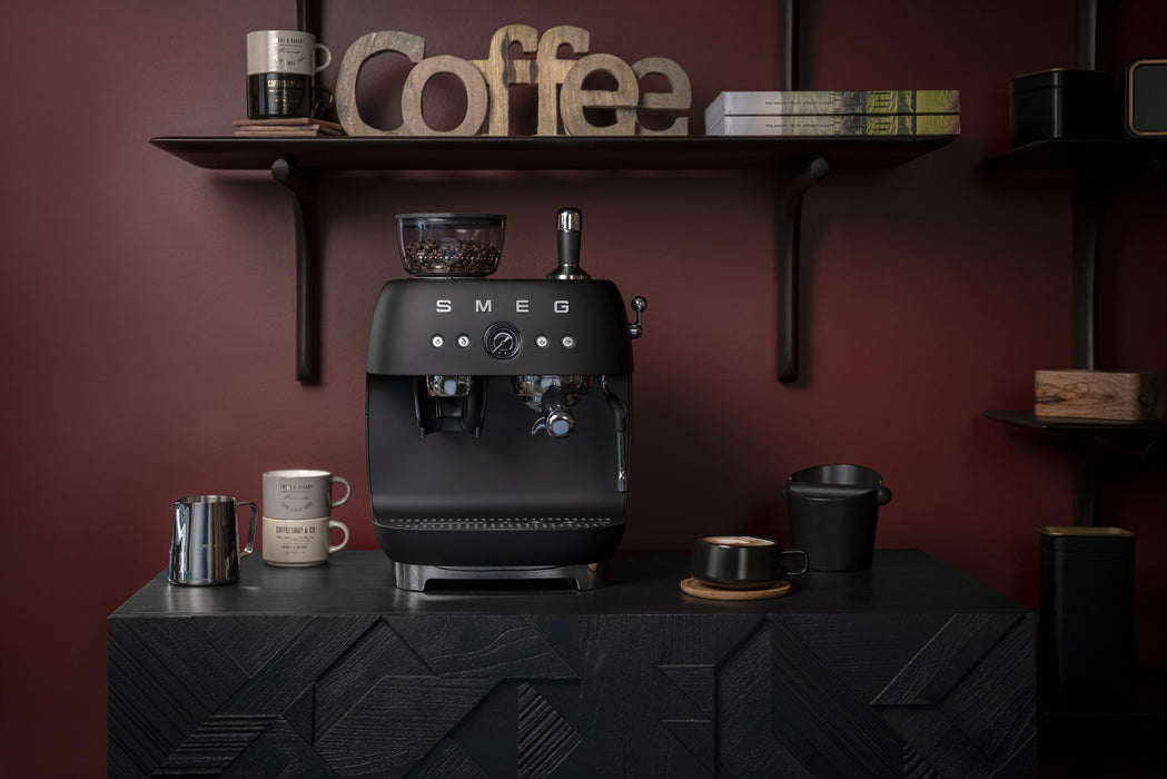 Smeg Kaffeemaschine Man. Mahlwerk Egf03blmeu, Thermoblock, Dampfdüse, 1l,...
