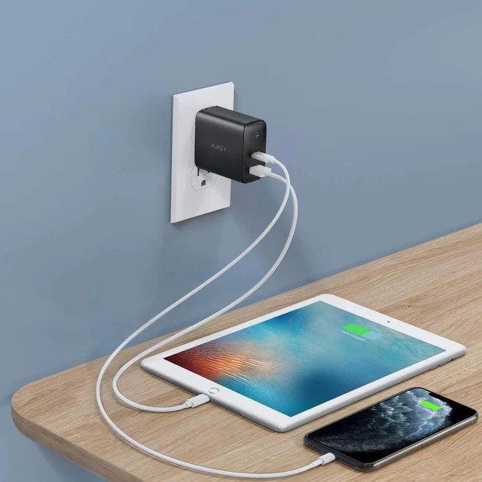 EAN 5902666661654 - AUKEY PA-D5 cargador de dispositivo móvil Universal Negro Corriente alterna Carga rápida Interior imagen 4