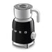 EAN 8017709316082 - Smeg MFF11BLEU espumador o calentador de leche Calentador/espumador de leche automático Negro imagen 3