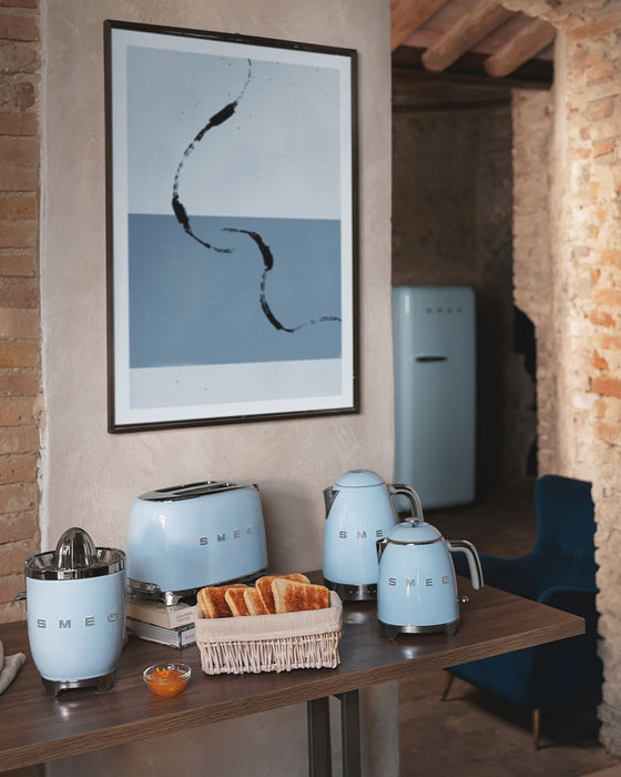 EAN 8017709231446 - Smeg KLF04PBEU tetera eléctrica 1,7 L 2400 W Azul imagen 6